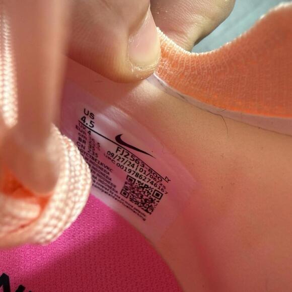 Nike Phantom GX II FG Pro Soccer Cleats FJ2563-800 Size 4.5 Men / 6 Women - Picture 7 of 7